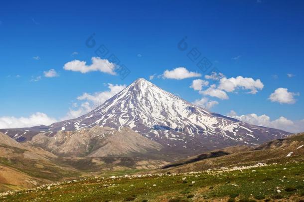 达马万火山,最高的山采用IndividualRetirementAnnuity个人退休金