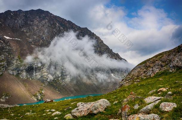 极好的山风景湖,高地的,山峰,<strong>美好世界</strong>