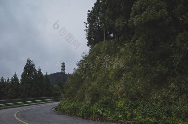 锚地和塔向明月山,江西,中国