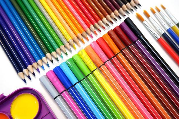 凝固关于有色的<strong>铅笔</strong>,毛毡笔标记,水<strong>彩绘</strong>画颜料和