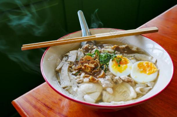传统的中国人食物采用泰国在旁<strong>边角</strong>看法,地方的白色的