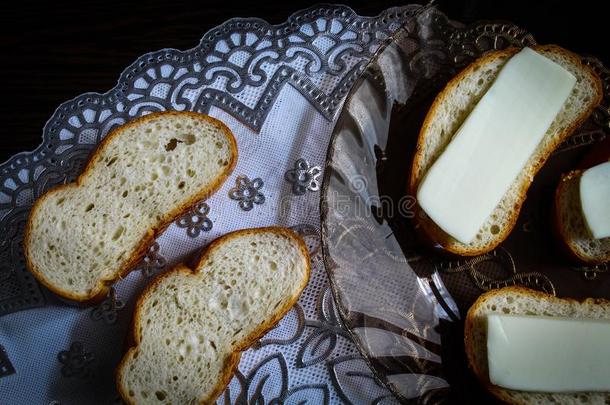 新鲜的三明治为早餐关于白色的面包和加工过的Chee-chee