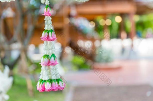 阿桑白色的和粉红色的花婚礼装饰采用婚礼Cereme？