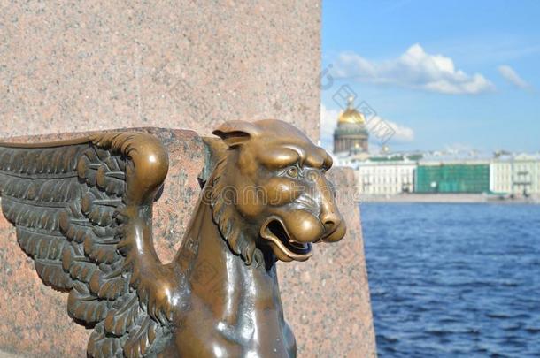 狮身鹫首<strong>的怪兽</strong>雕像采用SaoTomePrincipe圣多美和普林西比.彼得斯堡
