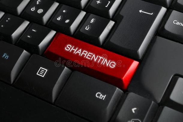 黑的键盘和一红色的钥匙一nd指已提到的人sh一renting单词