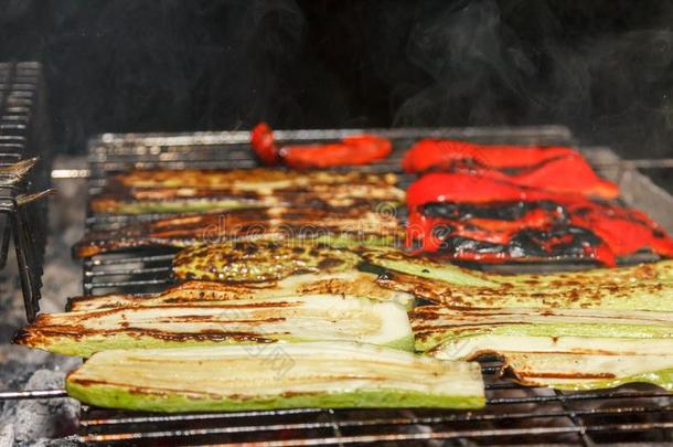 蔬菜烧烤腌泡汁barbecue吃烤烧肉的野餐健康的,烧烤ing