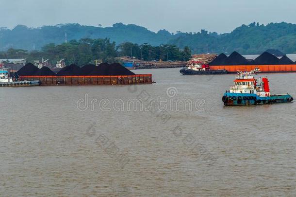 交<strong>通关</strong>于拖船拖曳用的驳船关于煤在玛哈坎河,indication指示