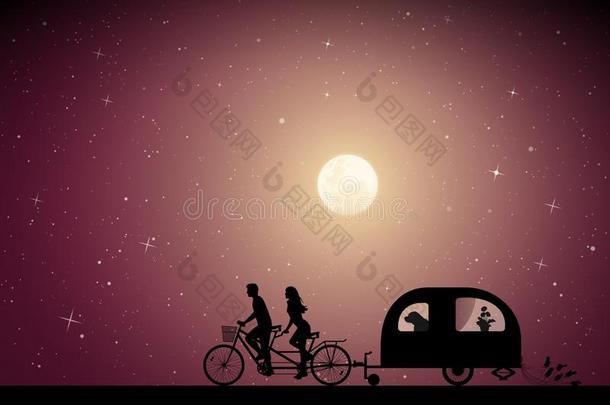 新婚夫妇向自行车两匹前后串联在马车上的马向路向mo向lit夜