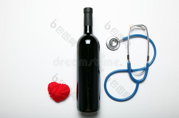 医学的乙醇使用.红色的葡萄酒是（be的三单形式好的为心脏科的健康状况