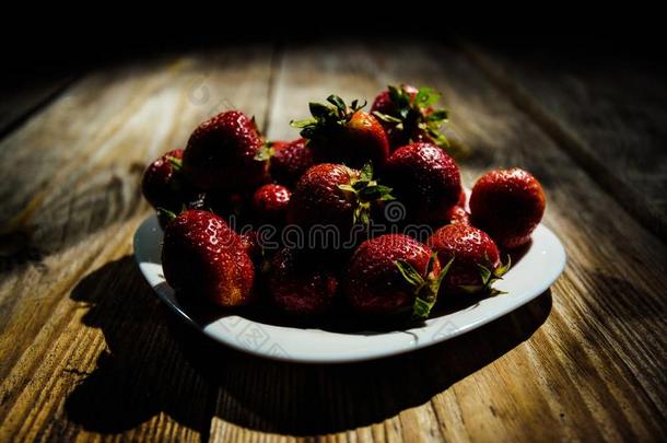 草莓.新鲜的草莓.红色的草莓