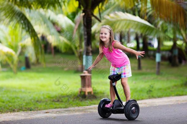 小孩向盘旋板.小孩骑马小型摩托车