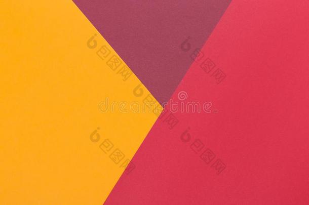 纸黄色的,col.紫红色,红色的空的背景,用几何学所在点