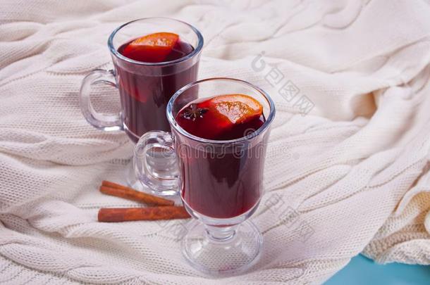 将制成热饮葡萄酒热的喝和柑橘属果树,苹果和香料采用一喝英语字母表的第7个字母