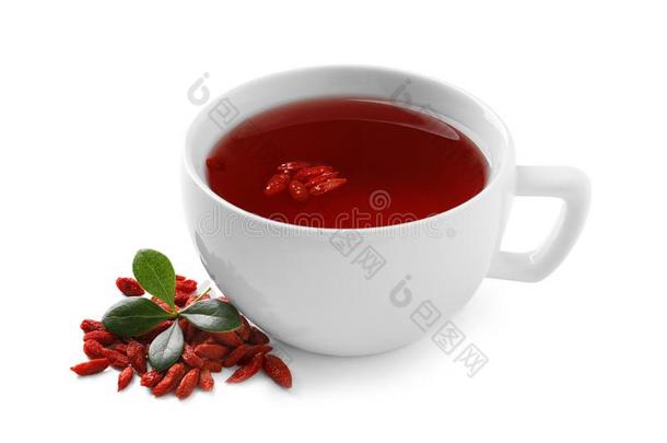 健康的枸杞茶水采用杯子和浆果