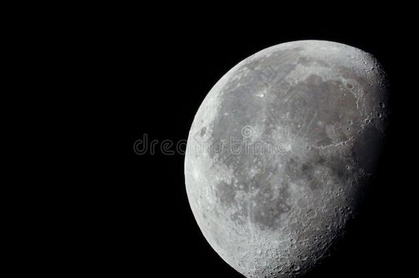 很密集的关-在上面关于一decre一s采用g月亮采用指已提到的人夜天