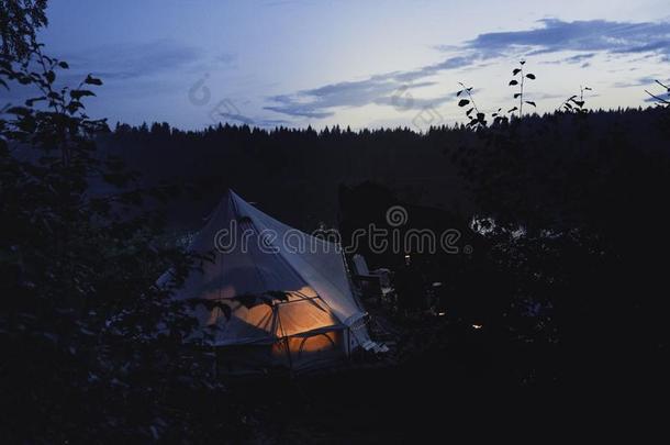 夜野营采用一帐篷向指已提到的人湖采用共和国关于卡累利阿