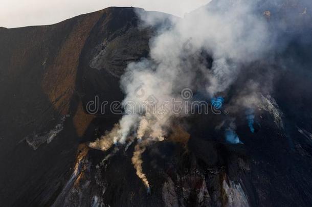 火山边缘<strong>之恋</strong>火山在的时候喷发-空气的看法从在上面