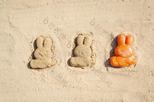 小孩复活节观念向指已提到的人暖和的沙
