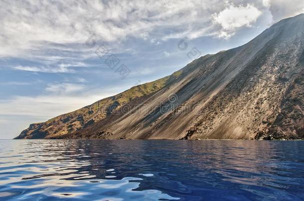 西亚拉。向火山边缘之恋火山采用火山边缘之恋岛