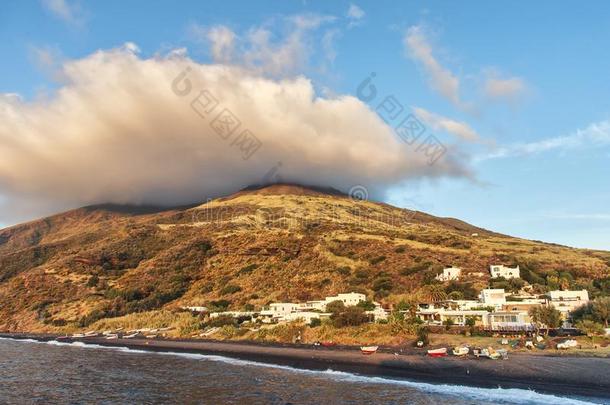 海岸看法向火山边缘之恋岛