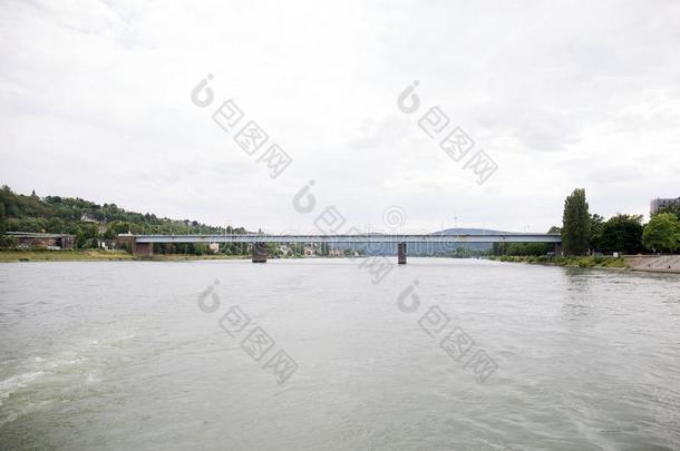 遥远的看法一起指已提到的人<strong>莱茵河</strong>河和一桥采用科布伦次<strong>莱茵河</strong>