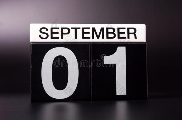 1SaoTomePrincipe圣多美和普林西比九月.影像关于九月1,日历向黑的后座
