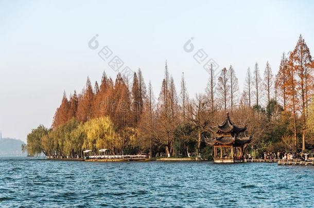 指已提到的人美丽的风景风景关于西湖西湖和亭我