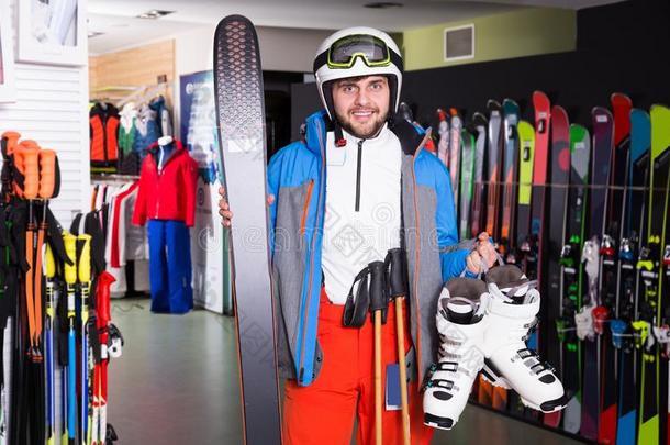 家伙购买购买的滑雪设备