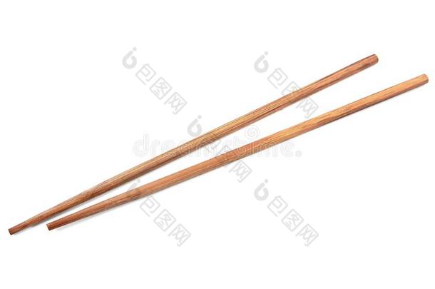 棕色的竹子筷子隔离的向白色的背景.筷子