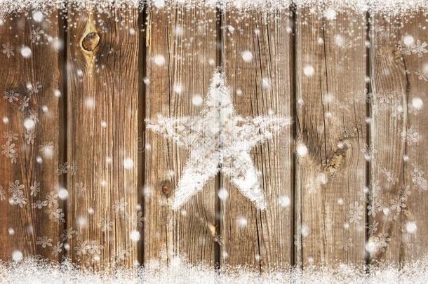 圣诞节背景和雪花向木制的板和雪英文字母表的第19个字母