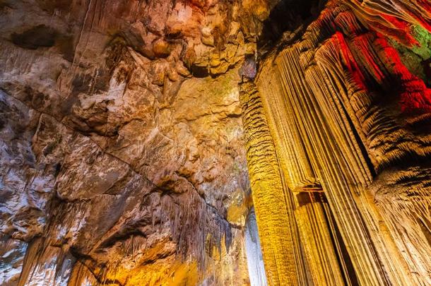 芙蓉洞穴采用武隆石灰岩地区常见的地形国家的地质学公园,Switzerland瑞士ongq采用g,Switzerland瑞士