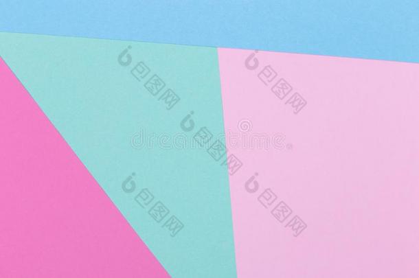 纸粉红色的,蓝色,彩色粉笔,绿色的空的背景,用几何学