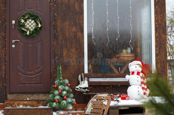 雪人起立采用前面关于指已提到的人房屋向指已提到的人圣诞节假日