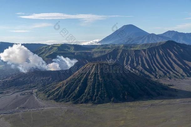 登上止头痛药腾格塞默鲁坐落的采用玛琅卢马江巴苏鲁安英语字母表的第16个字母