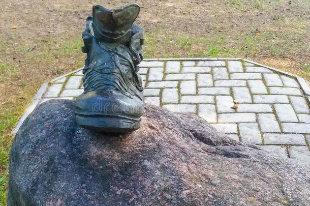 纪念碑向指已提到的人长靴