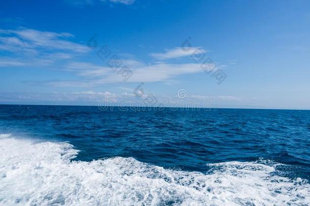 海水起泡沫船小路采用指已提到的人洋,水质地