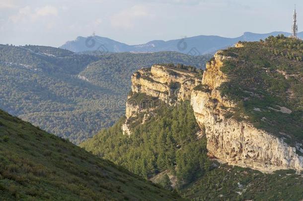<strong>砂岩</strong>悬崖和绿色的森林关于盖卡尼尔,法拉西斯法庭