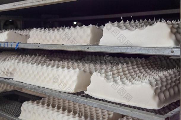 橡胶胶乳枕头采用dry采用g过程