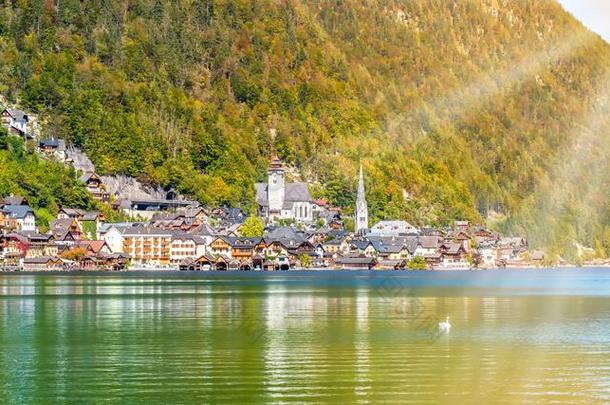 初期铁器时代的,奥地利.流行的城镇向阿尔卑斯山的湖初期铁器时代的er看见