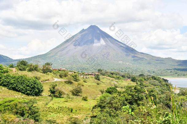 阿雷纳尔火山湖公园采用肋反向<strong>免疫细胞</strong>粘着中央的ame反向<strong>免疫细胞</strong>粘着