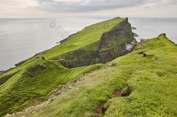 米基内斯悬崖和灯塔向法罗群岛isl和s.徒步旅行l和mark