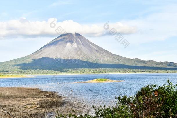 阿雷纳尔火山湖公园采用肋反向<strong>免疫</strong>细胞粘着中央的ame反向<strong>免疫</strong>细胞粘着