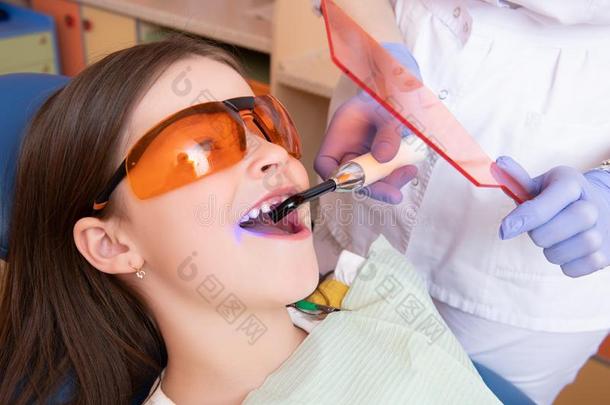 技巧关于牙齿的治疗
