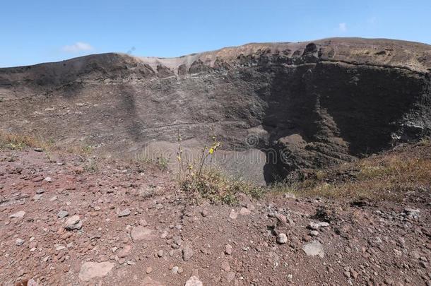 <strong>火山口</strong>关于<strong>火山</strong>维苏威<strong>火山</strong>也叫瓦肯诺维苏威<strong>火山</strong>采用意大利