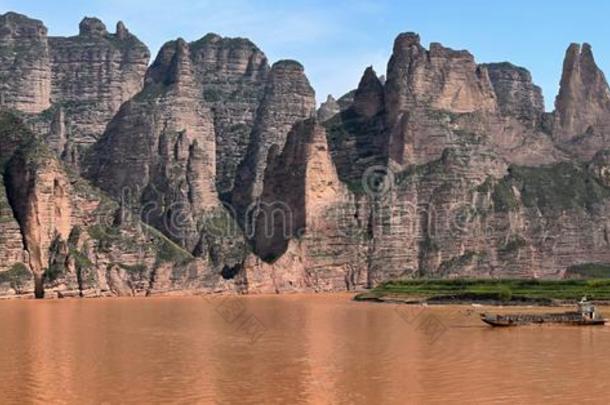 刘家峡水坝在近处指已提到的人冰凌洞穴,甘肃省份,中国