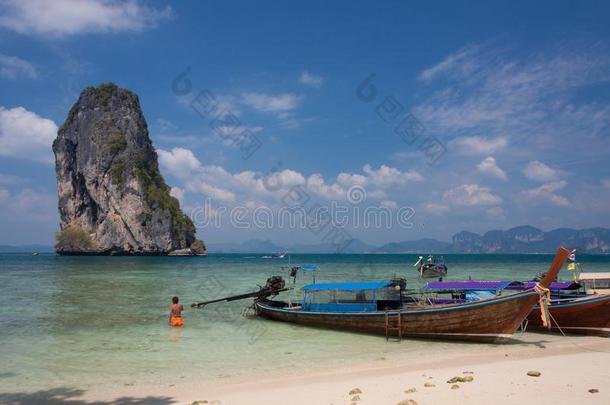 传统的ThaiAirwaysIntern在i向al泰航国际小船向指已提到的人海滩在面向优先级的按需分配岛,ThaiAirways