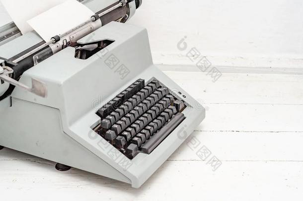 <strong>键盘</strong>关于老的<strong>机械</strong>的打字机,关-在上面