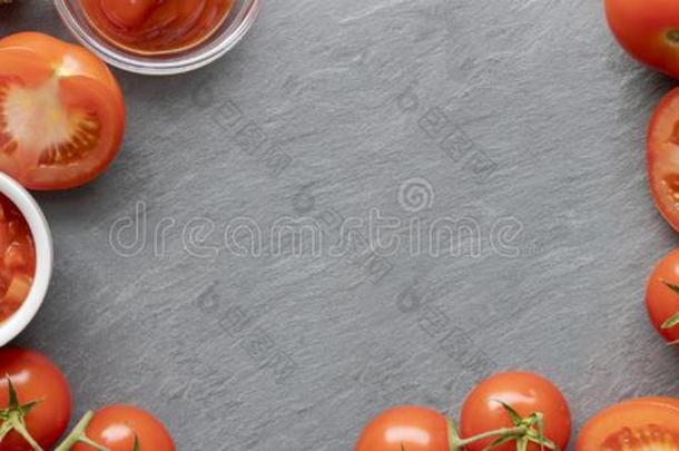 番茄背景,樱桃番茄和番茄浓汤,复制品空间