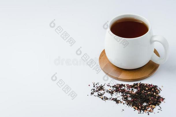 成果茶水采用一白色的马克杯向一b一mboo支持一nd干燥的茶水isol一