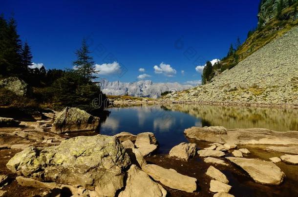 风景优美的山风景